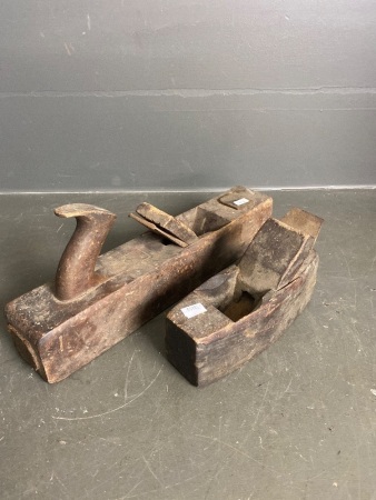 2 vintage wooden planes