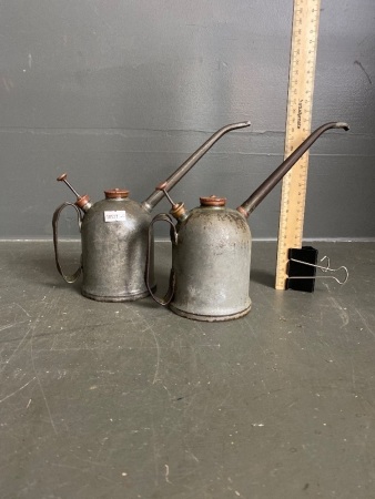 2 vintage Rega oil cans