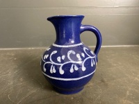 2 stone ware jugs med, 1 blue stoneware jug and on large stoneware  5L pot (240H) - 5