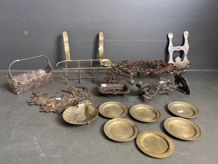 Mixed lot of brass, copper and metal bath accessories, candle holder, dishes and wall hanging