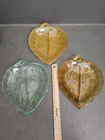 Selection of 3 Leaf Plates