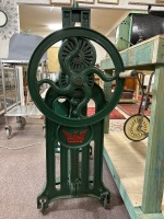 Antique Cast Iron Haymarket Sydney no.24 Mangle - 4