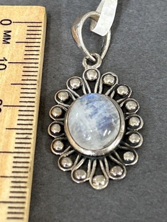 Sterling silver pendant with MOONSTONE Gemstone