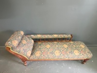 Antique day bed on castors in beautiful condition - 2