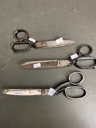 3 Pair of dressmaker scissors - Henry Boker, Famous Toledo, The singer Company Brazil