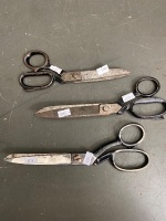 3 Pair of dressmaker scissors - Henry Boker, Famous Toledo, The singer Company Brazil