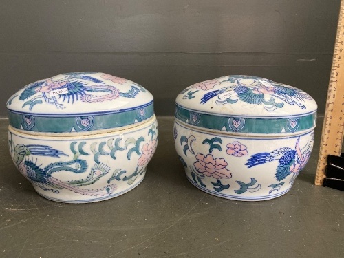 2 vintage Asian ceramic bowls with lids