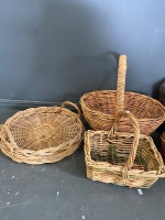 Selection of 5 various cane baskets - 2