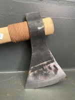 Hand forged tomahawk - 2