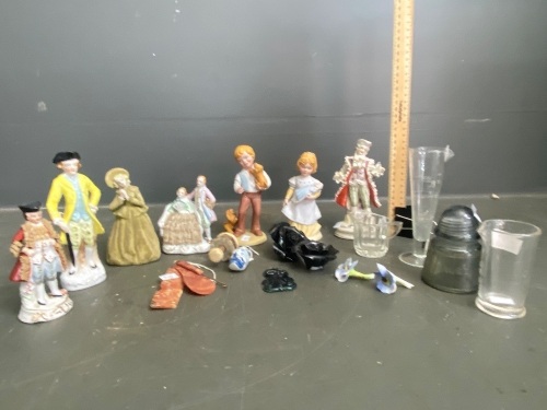 Large lot of collectable figurines and misc things