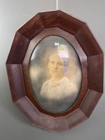 Antique Wooden Oval Picture Frame with Convex Glass - made by Piggets of Toowoomba