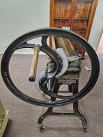 Beautifully Restored Antique Bentall (Heybridge, Maldon, England) Chaff Cutter in Working Condition - 2