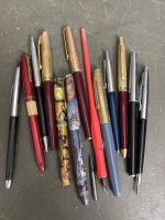 Assortment of 12 pens