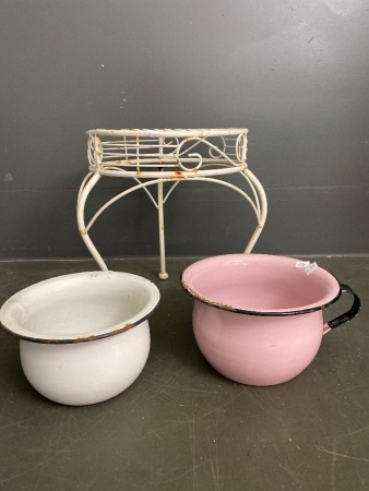 2 enamel pots with metal stand