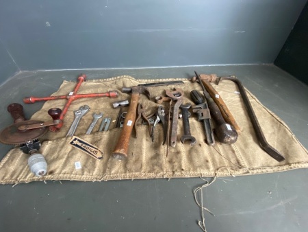 Lot of mixed tools in canvas carry case