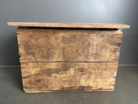 Vacuum Oil Company Pty Ltd wooden crate with lid - 2