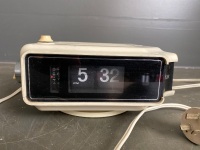 Mid century Astor electric clock radio - 3