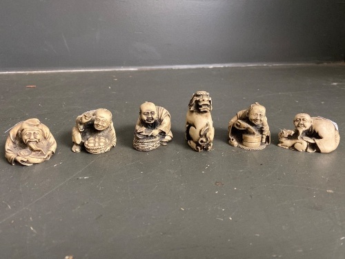 6 small Asian figurines