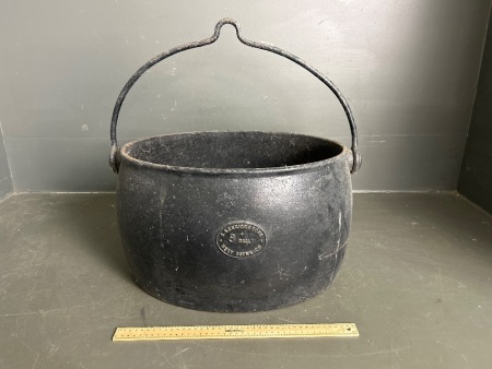 A. Kendrick and Sons 8 gal Cast Iron Cooking Cauldron - no lid