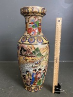 Stunning hand painted large Chinese vase