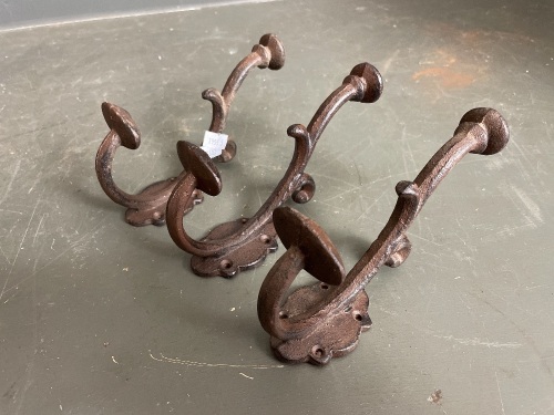 Set of 3 cast iron hooks