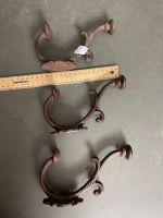 Set of 3 cast iron hooks - 3