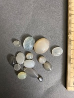 64 carats MOONSTONE Gemstones