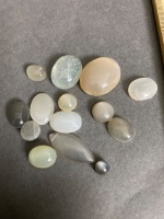 64 carats MOONSTONE Gemstones - 2