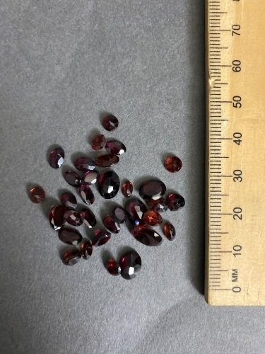 24 carats GARNET Gemstones