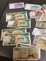 31 mixed world Banknotes - 2