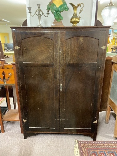 Vintage wardrobe with 3 internal drawers, hanger and shoe rack.