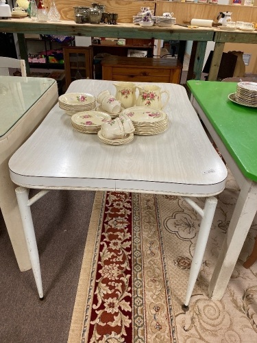 Retro laminate kitchen table- app 1220 x 760 x 730