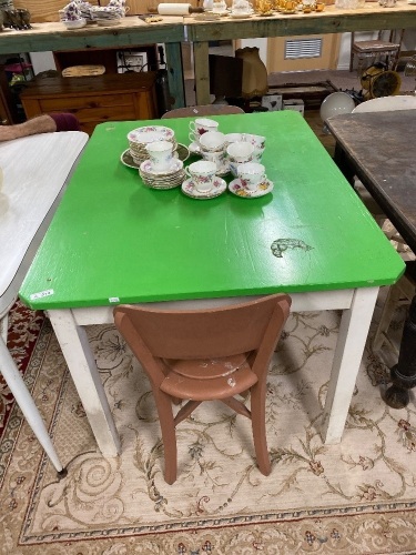 Green topped farm house table app 1220 x 900 x 760 mm