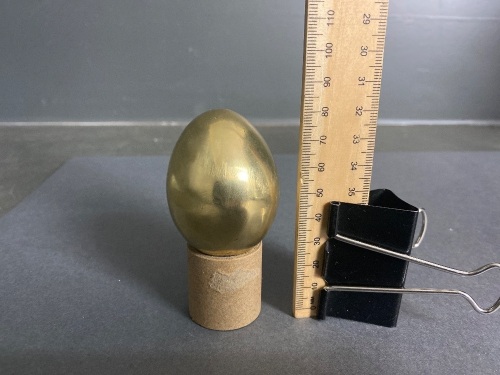 Solid brass egg - app 60mm H