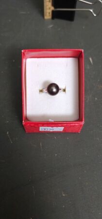 Modern Black Pearl Ring