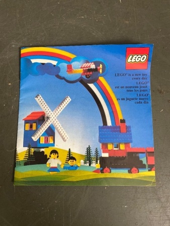 LEGO 1975 Full Colour 16 page Inspiration Building Booklet