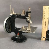 Peter Pan Childs Sewing Machine