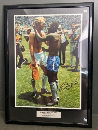 Framed Photo of Pele & Bobby Moore 1970 World Cup