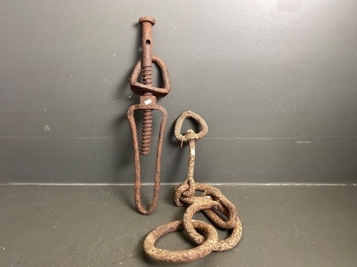 Hand Forged Iron Swivel and Tightener with Short Heavy Chain