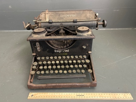 Vintage Imperial (Eng) Typewriter