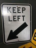 2 x Tram Signs & Keep Left - Jolimont St & Brumton Ave - 3