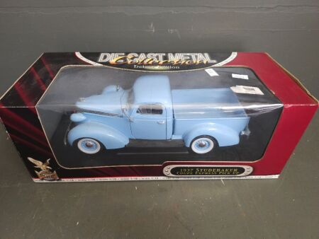 1937 Studebaker Coupe Express Pick Up Die Cast Cast Metal 1:18 Model