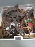 Mixed lot of Old Horse ware incl., Spurs, Bit and Hackles - 2