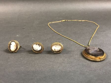 4 Piece Gilt Metal Shell Cameo Set. Ring, Earrings & Pendant