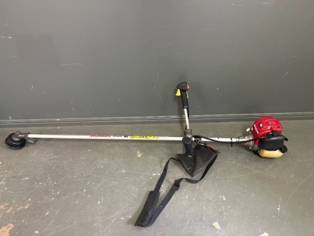 Honda UMK4350 4-Stroke Brushcutter