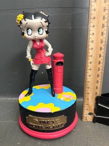 Small Betty Boop Wind-up Musical Figurine