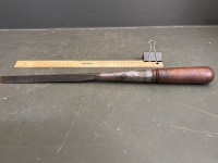 Johnson & Co England 1/2" wide corner chisel - 2