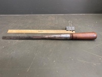 Johnson & Co England 1/2" wide corner chisel - 3