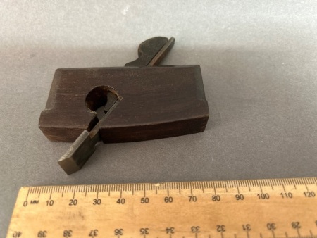 rosewood 90mm curved sole molding plane, n15mm wide
