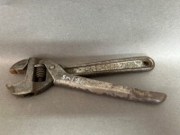 Universal Wrench Co Detroet-Windsor USA 200mm quick action wrench, patent 6.3.19,7.22.12